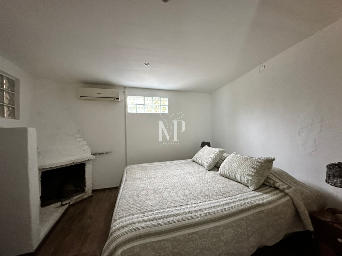 Casa ID.37 - Vende casa de 4 dormitorios con piscina y gran parque en Golf, Punta del Este