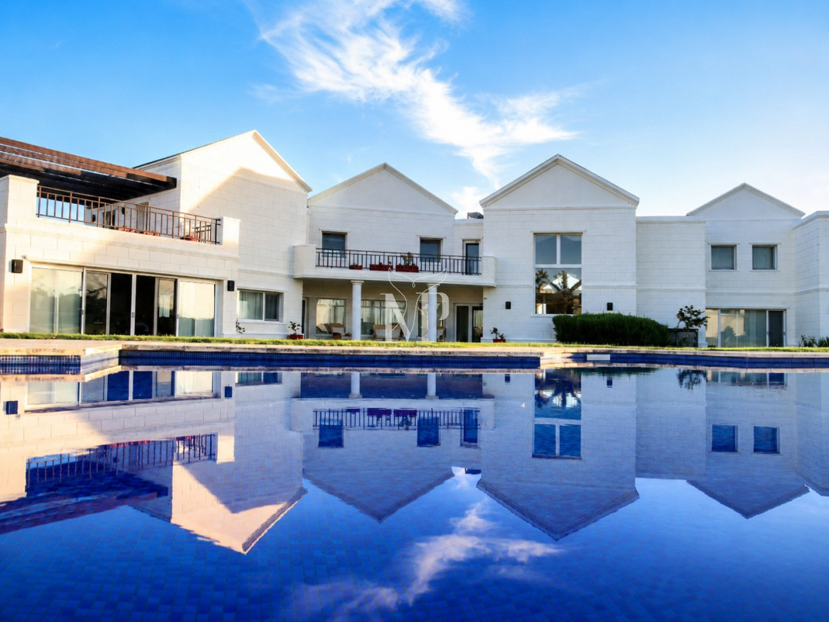 Casa ID.87 - Espectacular Mansion frente al mar, Playa Mansa.