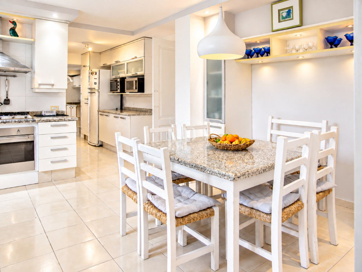 Casa ID.36 - Casa en Venta de 5 dormitorios en el Golf , Punta del este , Playa Bravav