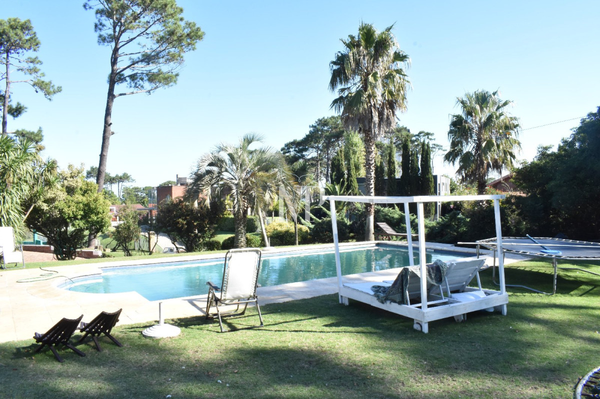 Casa ID.111 - Vende casa espectacular en playa mansa , Punta del Este 