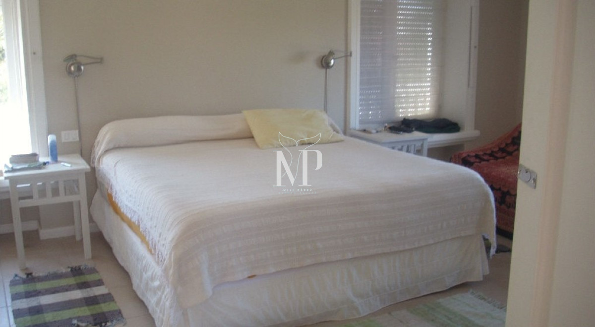 Casa ID.36 - Casa en Venta de 5 dormitorios en el Golf , Punta del este , Playa Bravav