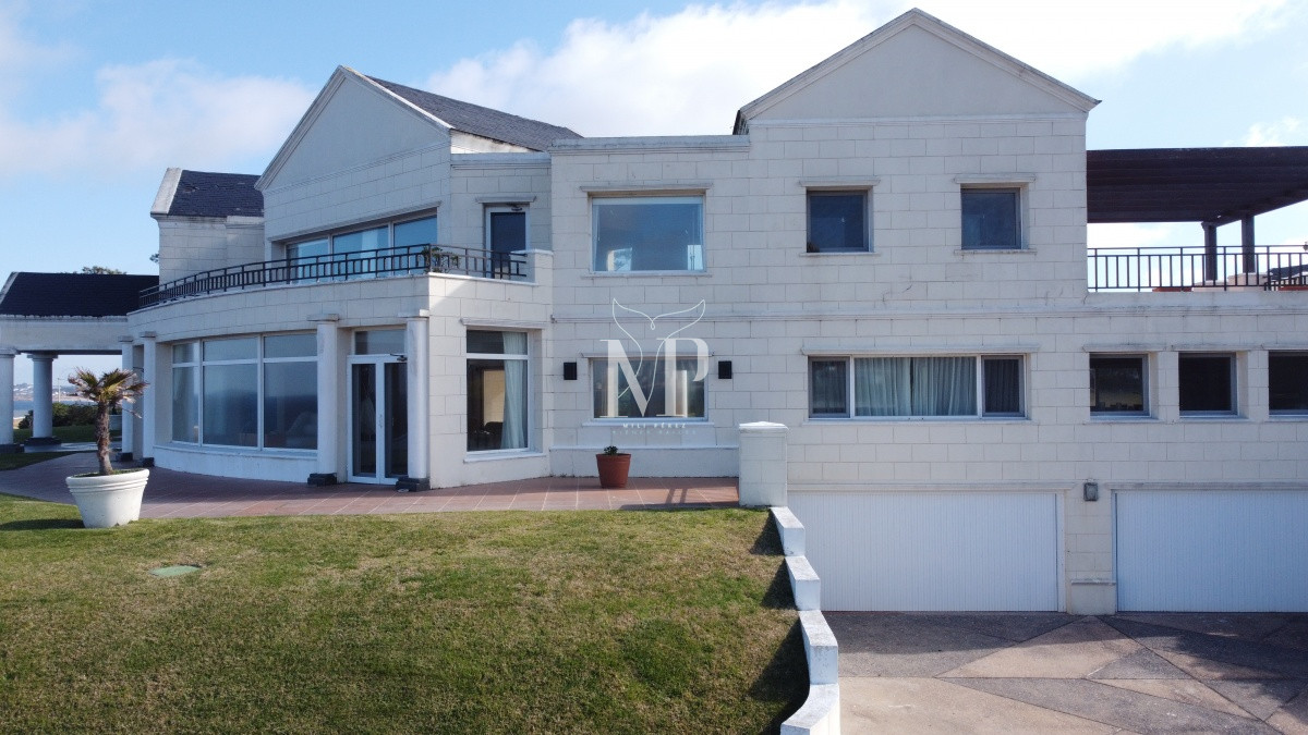 Casa ID.87 - Espectacular Mansion frente al mar, Playa Mansa.