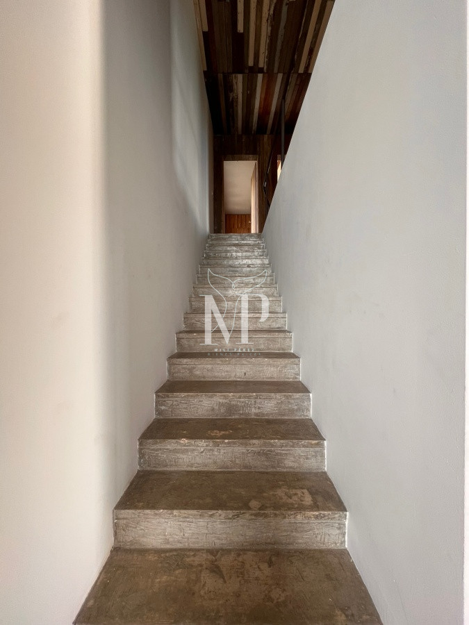 Casa ID.128 - Casa cómoda con espacios hermosos de 5 dormitorios en Punta Piedras 