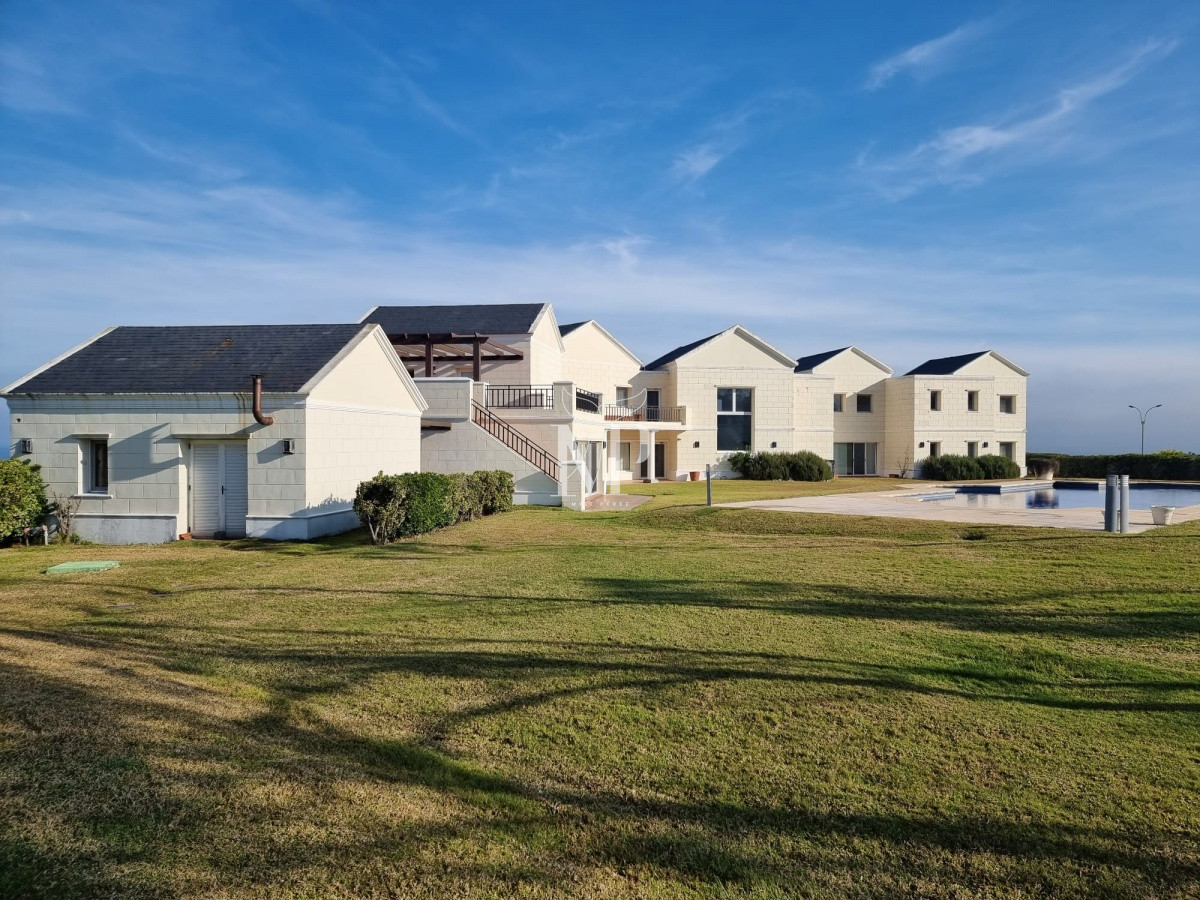 Casa ID.87 - Espectacular Mansion frente al mar, Playa Mansa.