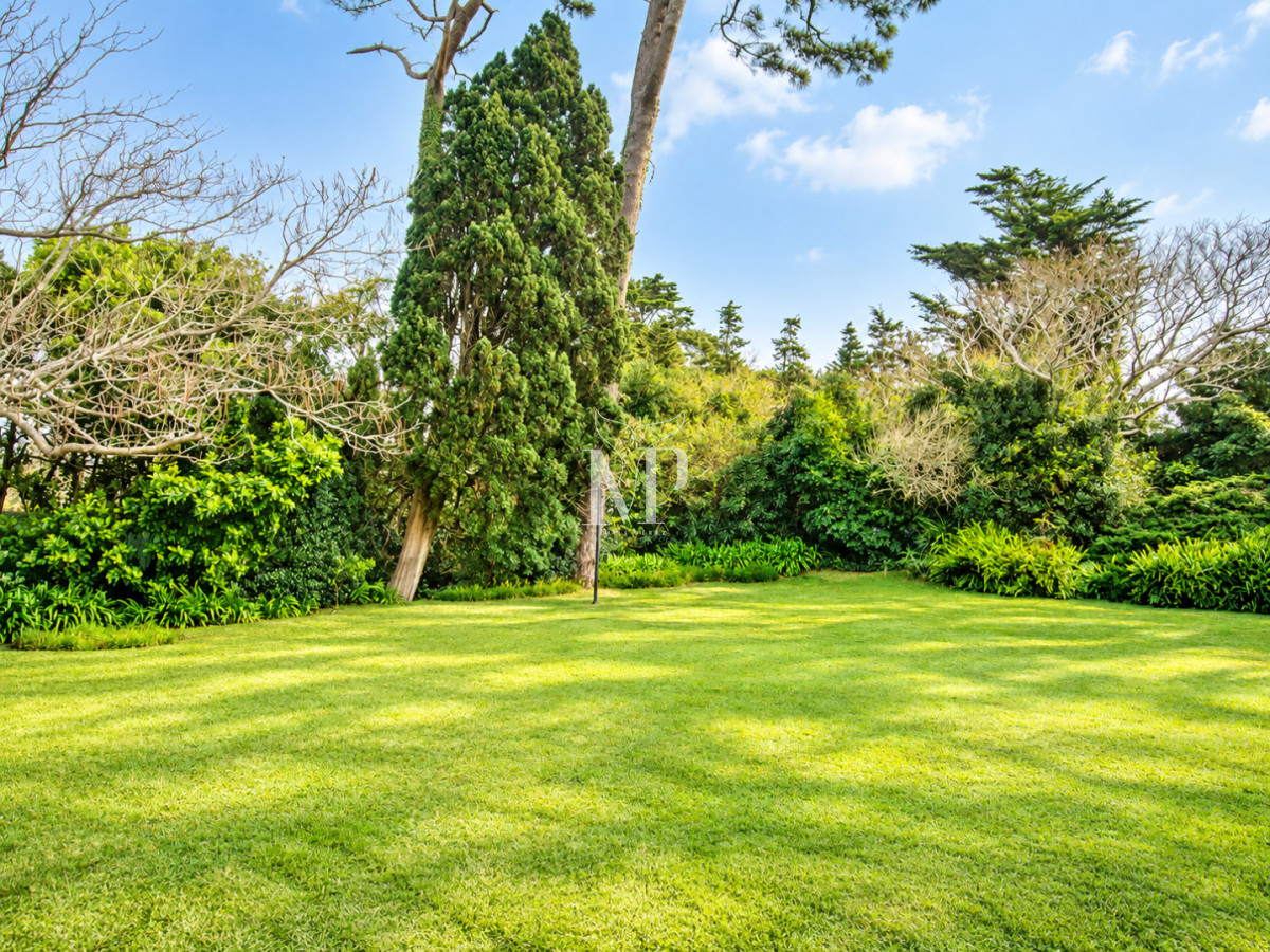 Casa ID.36 - Casa en Venta de 5 dormitorios en el Golf , Punta del este , Playa Bravav