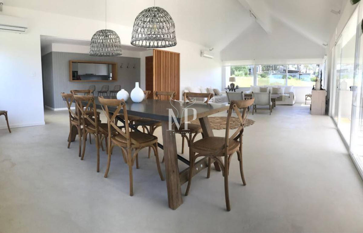 Casa ID.113 - Hermosa casa en venta en José Ignacio de 5 dormitorios 