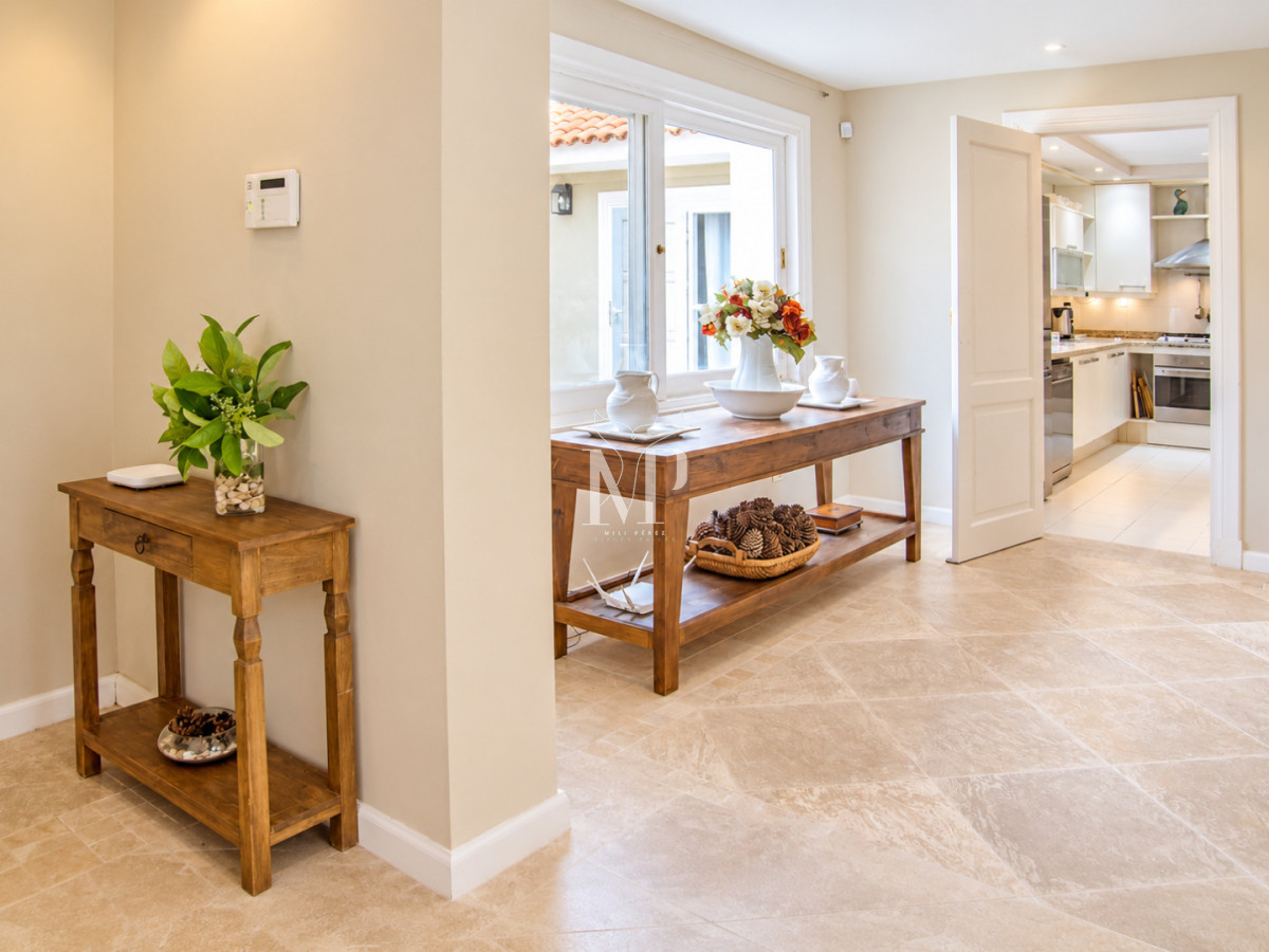 Casa ID.36 - Casa en Venta de 5 dormitorios en el Golf , Punta del este , Playa Bravav