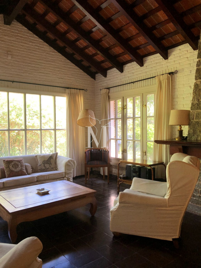 Casa ID.116 - En venta casa en Punta del Este de 3 dormitorios en suite y amplios espacios exteriores 