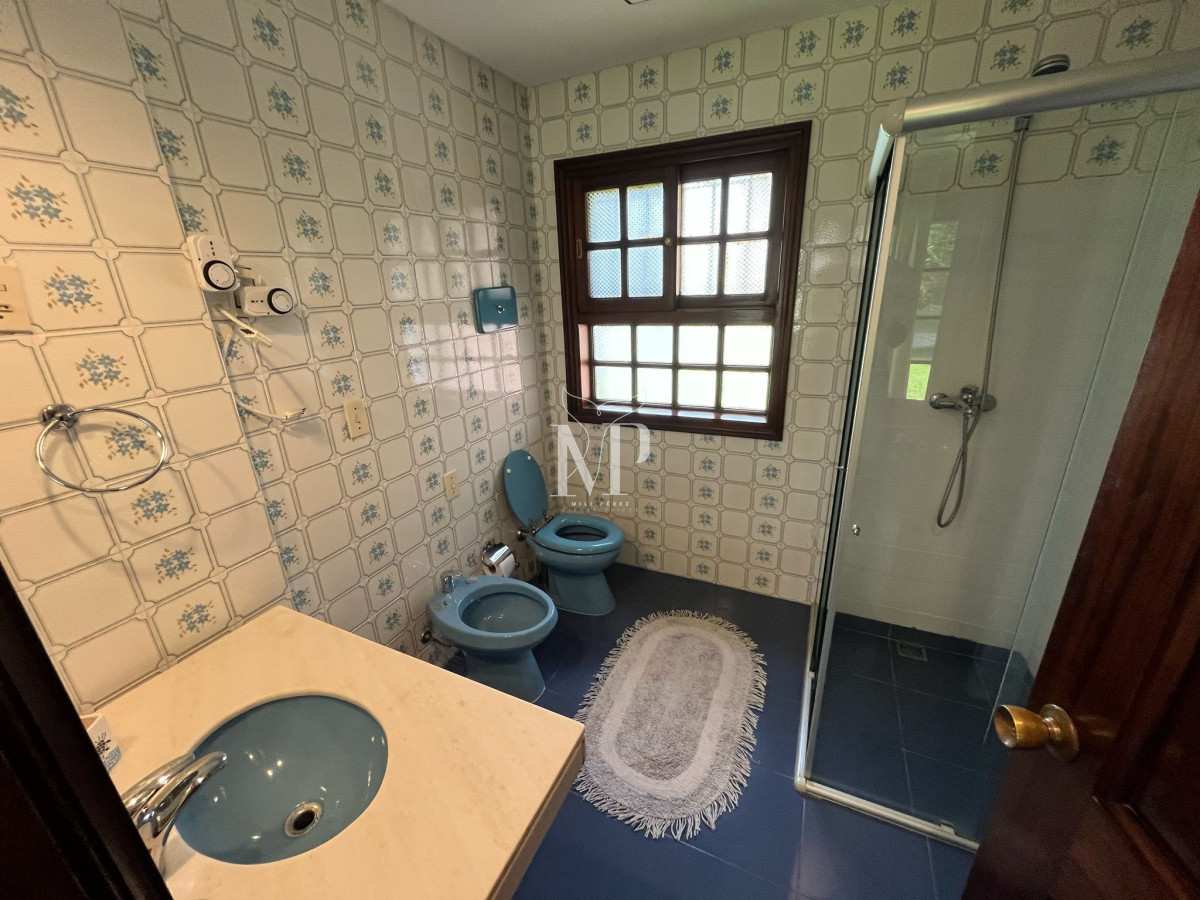 Casa ID.85 - Hermosa mansión en Golf de 6 dormitorios , Punta del Este