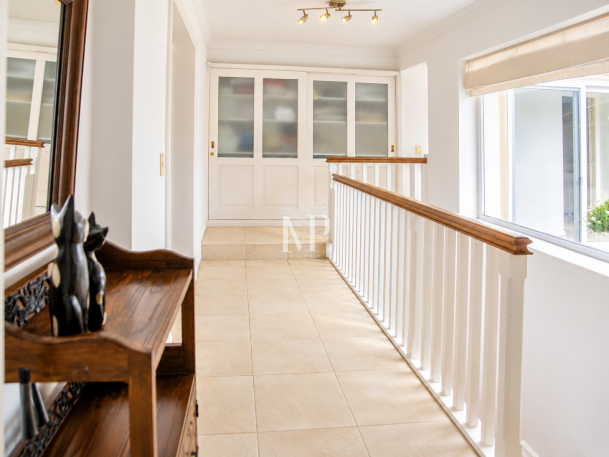 Casa ID.36 - Casa en Venta de 5 dormitorios en el Golf , Punta del este , Playa Bravav
