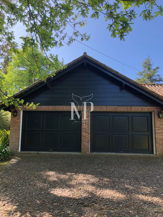 Casa ID.116 - En venta casa en Punta del Este de 3 dormitorios en suite y amplios espacios exteriores 