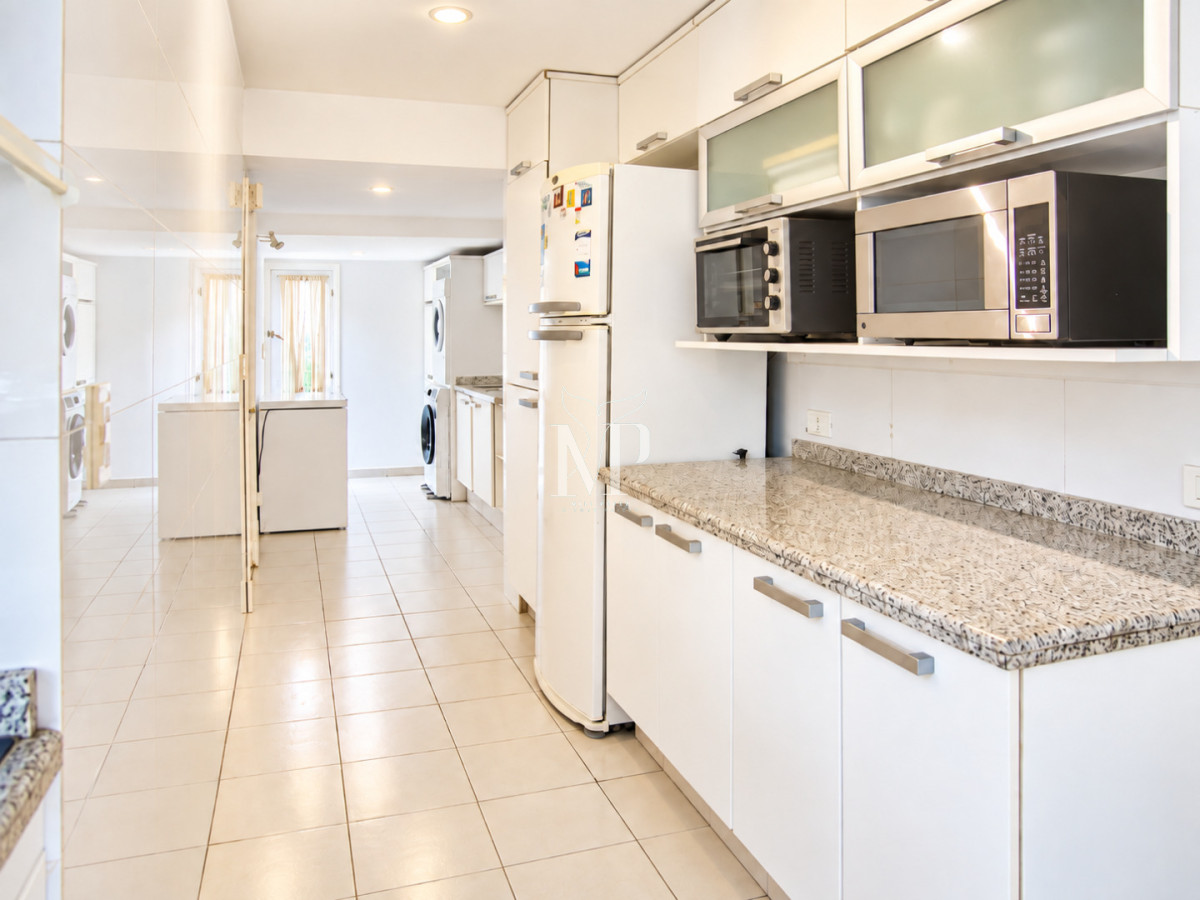 Casa ID.36 - Casa en Venta de 5 dormitorios en el Golf , Punta del este , Playa Bravav