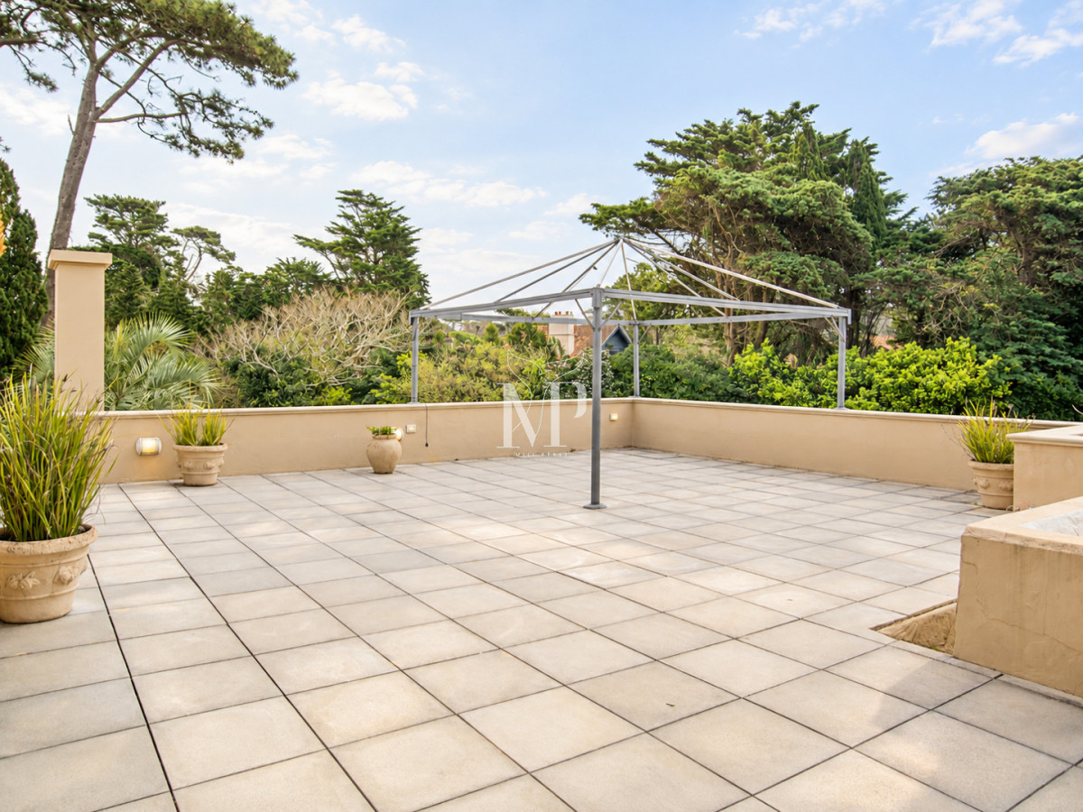 Casa ID.36 - Casa en Venta de 5 dormitorios en el Golf , Punta del este , Playa Bravav