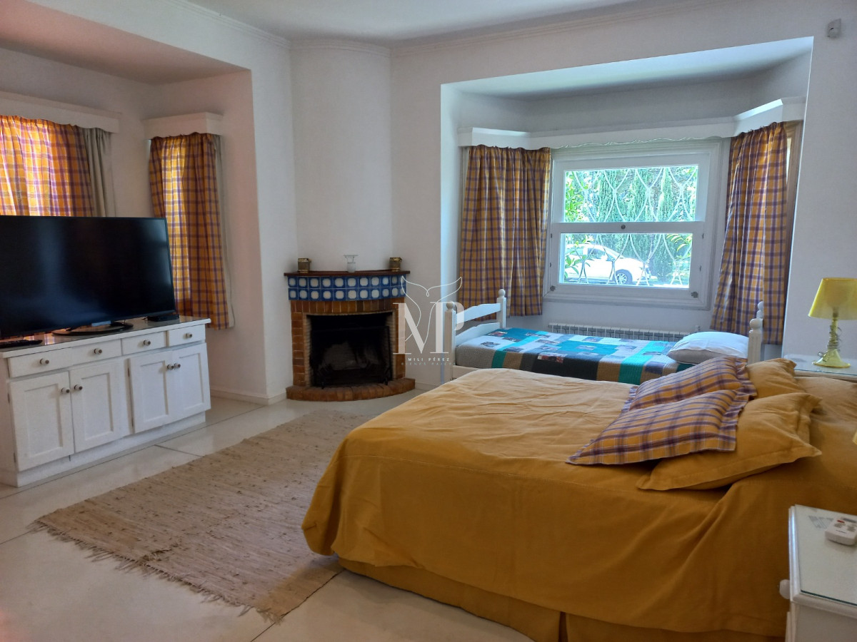 Casa ID.90 - Hersomo Chalet de 5 dormitorios en venta en zona residencial