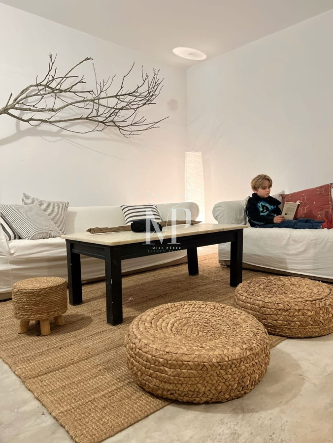 Casa ID.132 - Amplia casa a la venta en Punta del Este de 6 dormitorios en el Tesoro a 200 mts de ruta 10