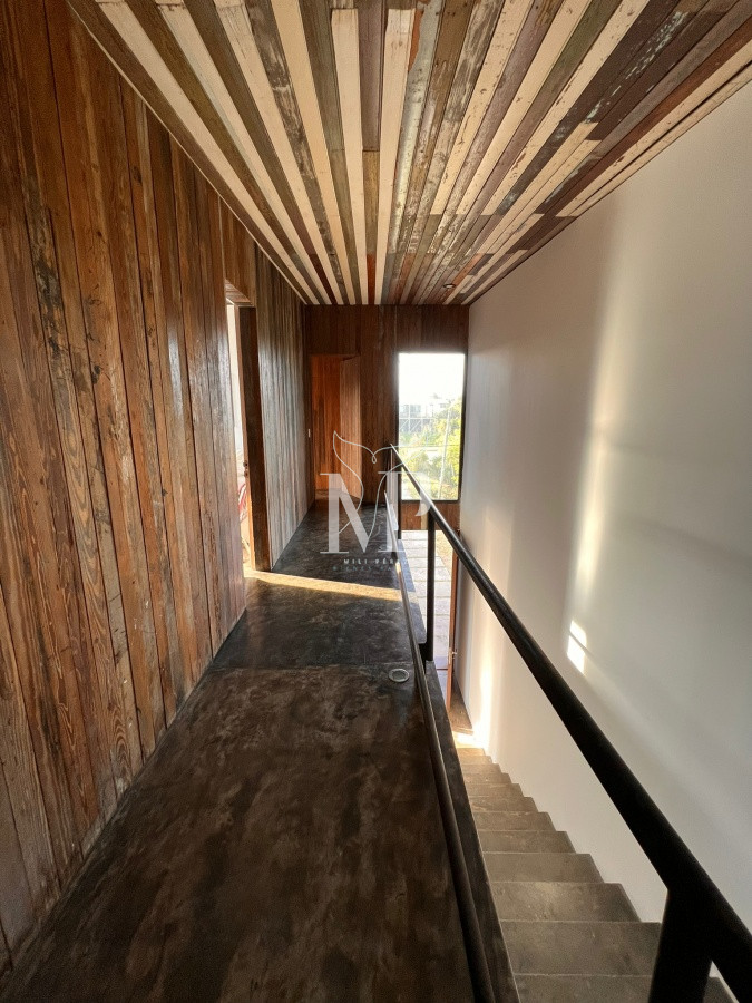 Casa ID.128 - Casa cómoda con espacios hermosos de 5 dormitorios en Punta Piedras 