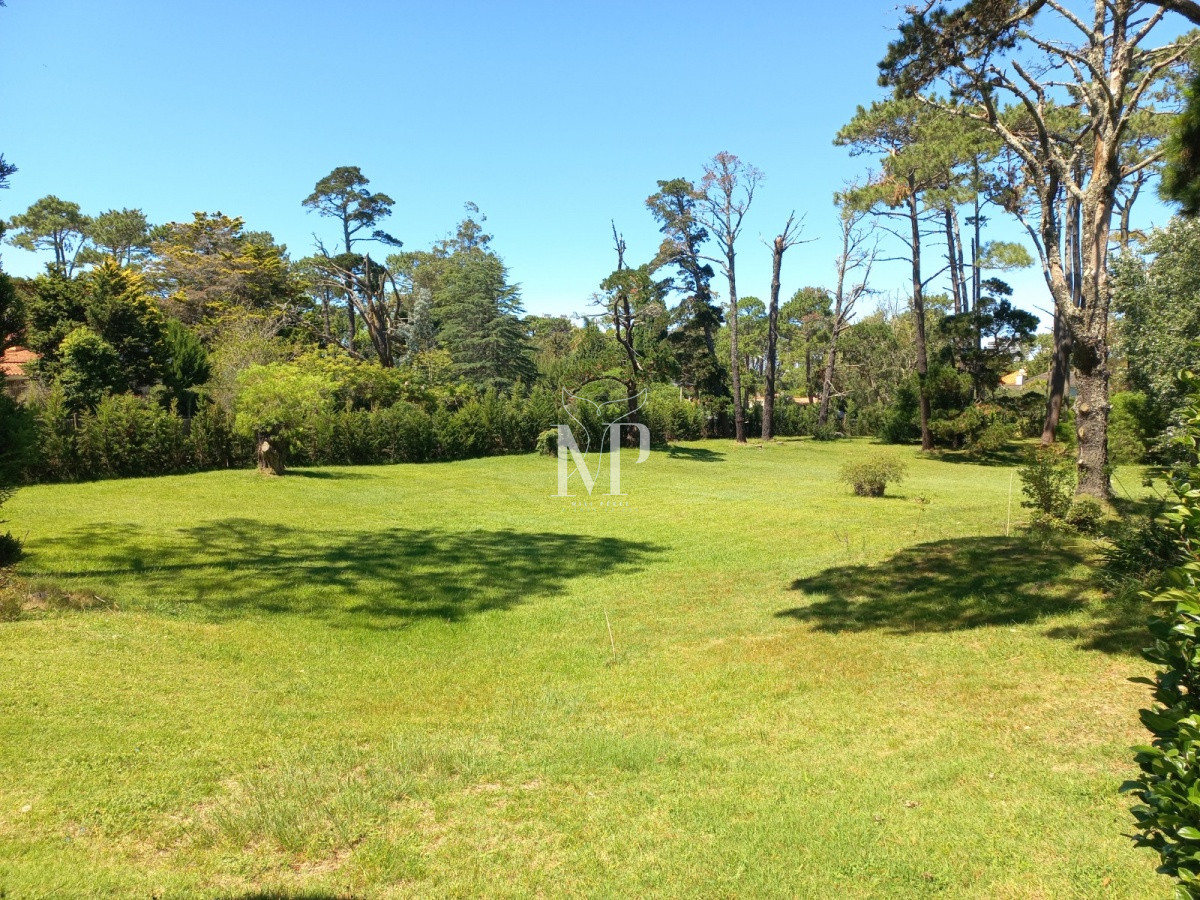 Casa ID.90 - Hersomo Chalet de 5 dormitorios en venta en zona residencial