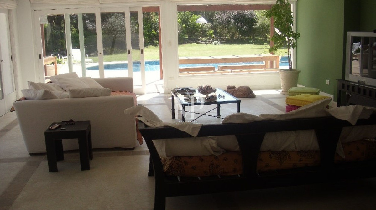 Casa ID.36 - Casa en Venta de 5 dormitorios en el Golf , Punta del este , Playa Bravav