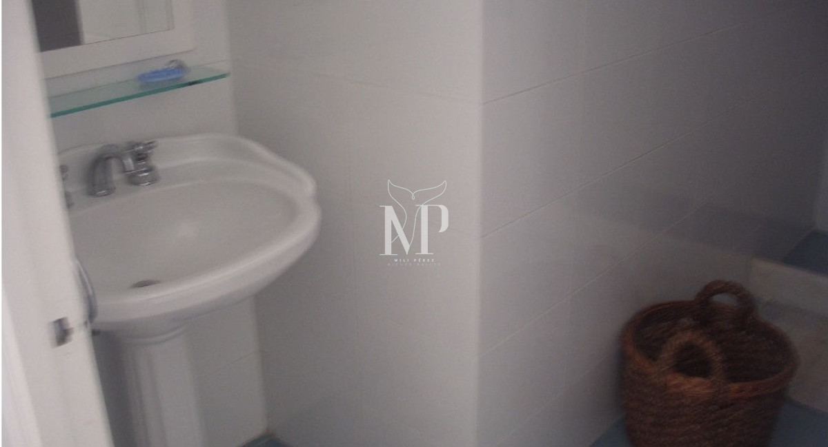 Casa ID.36 - Casa en Venta de 5 dormitorios en el Golf , Punta del este , Playa Bravav