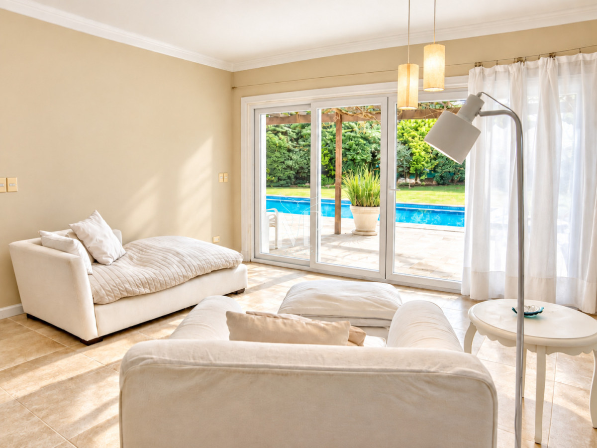 Casa ID.36 - Casa en Venta de 5 dormitorios en el Golf , Punta del este , Playa Bravav