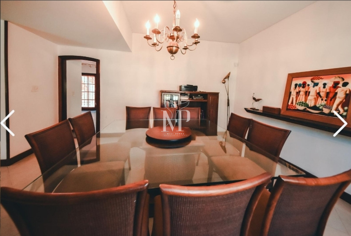 Casa ID.129 - En venta casa de 5 dormitorios a metros del mar en Mansa, Punta del este