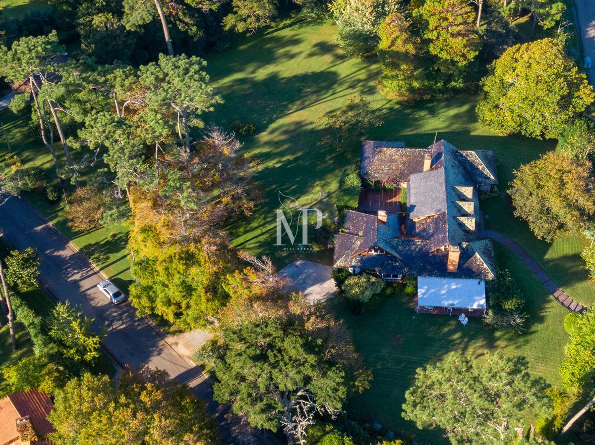 Casa ID.91 - Hermosa casa de 5 dormitorios en venta