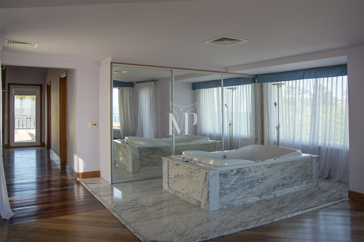 Casa ID.87 - Espectacular Mansion frente al mar, Playa Mansa.