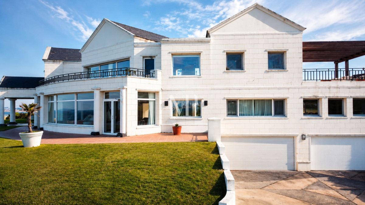 Casa ID.87 - Espectacular Mansion frente al mar, Playa Mansa.