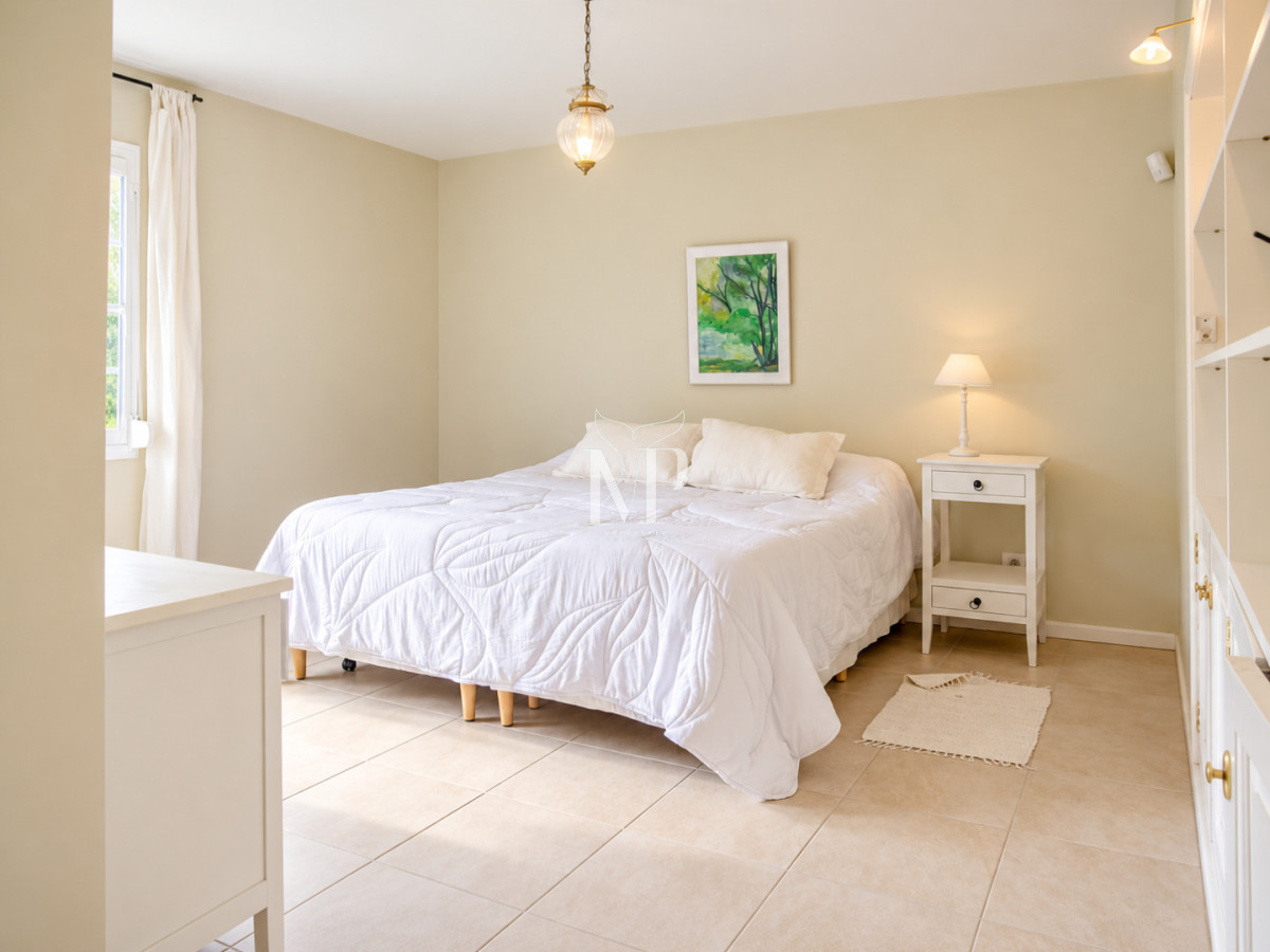 Casa ID.36 - Casa en Venta de 5 dormitorios en el Golf , Punta del este , Playa Bravav