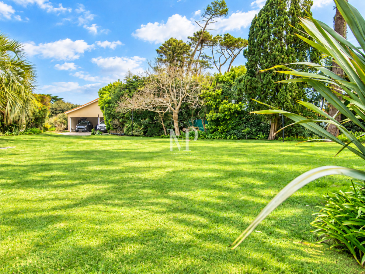 Casa ID.36 - Casa en Venta de 5 dormitorios en el Golf , Punta del este , Playa Bravav