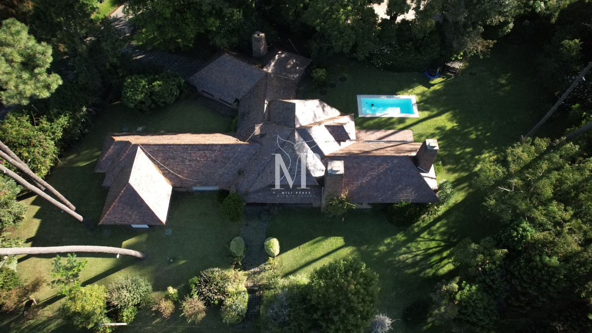 Casa ID.85 - Hermosa mansión en Golf de 6 dormitorios , Punta del Este