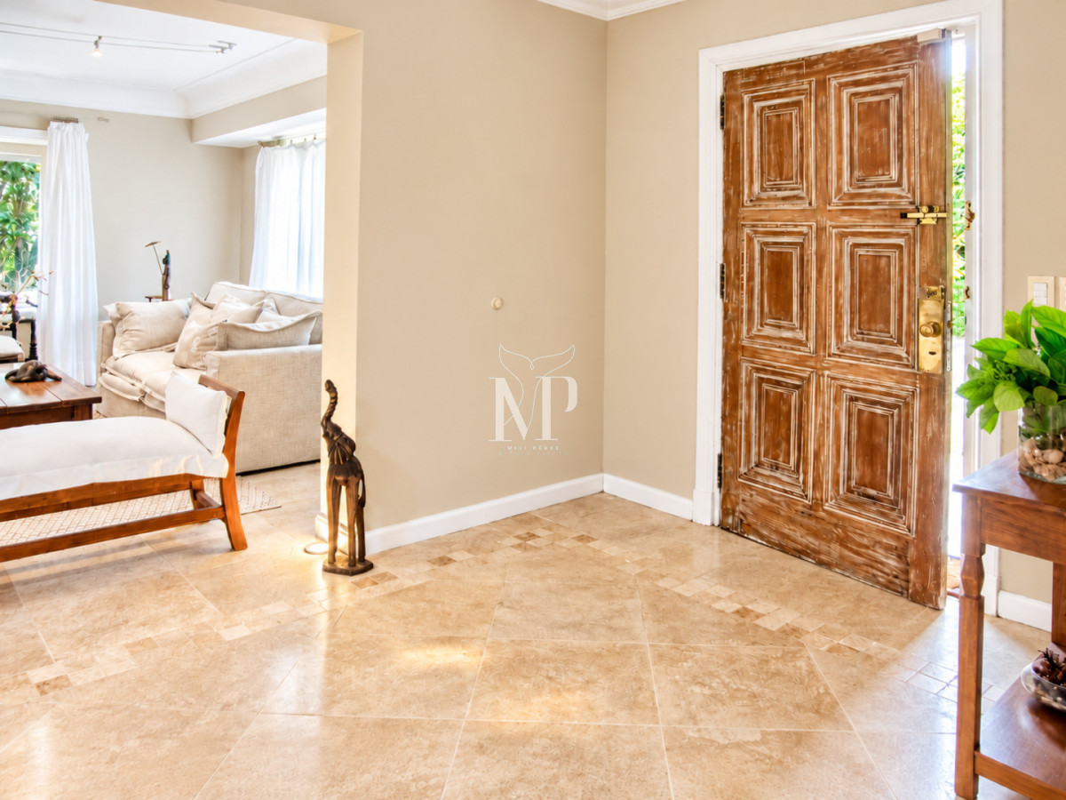 Casa ID.36 - Casa en Venta de 5 dormitorios en el Golf , Punta del este , Playa Bravav