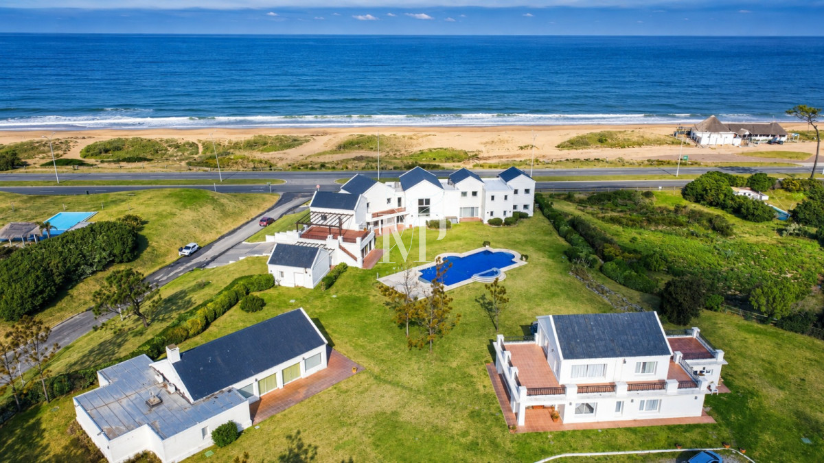 Casa ID.87 - Espectacular Mansion frente al mar, Playa Mansa.