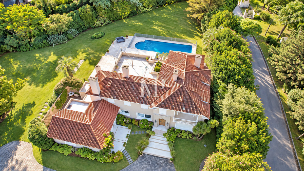 Casa ID.36 - Casa en Venta de 5 dormitorios en el Golf , Punta del este , Playa Bravav