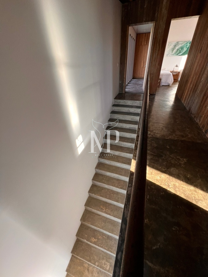 Casa ID.128 - Casa cómoda con espacios hermosos de 5 dormitorios en Punta Piedras 