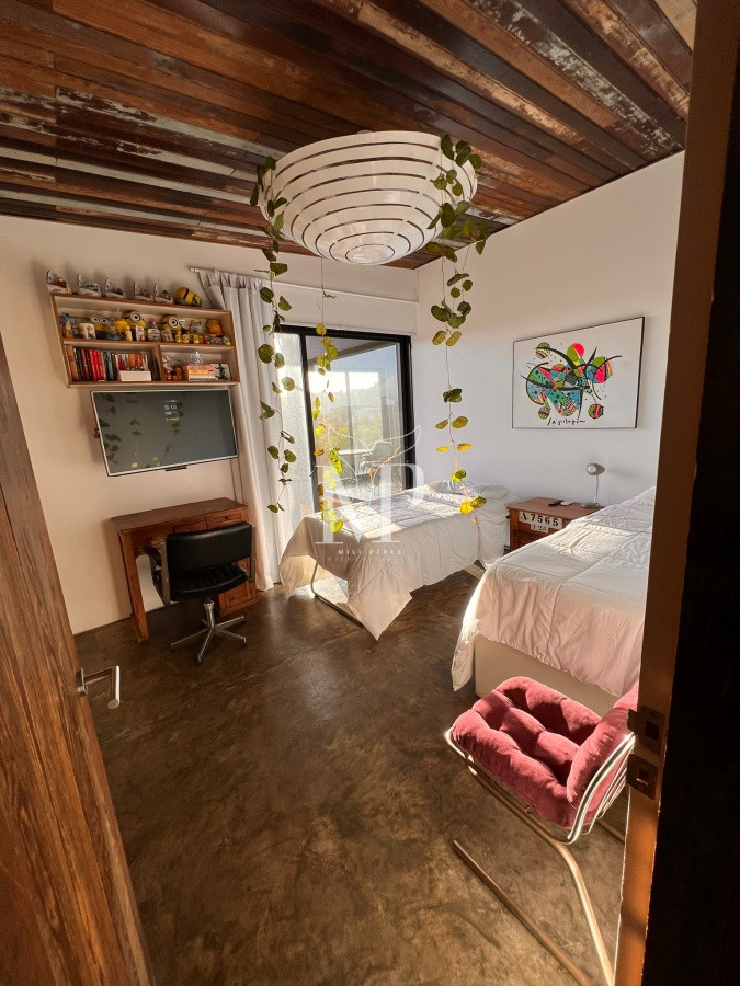 Casa ID.128 - Casa cómoda con espacios hermosos de 5 dormitorios en Punta Piedras 