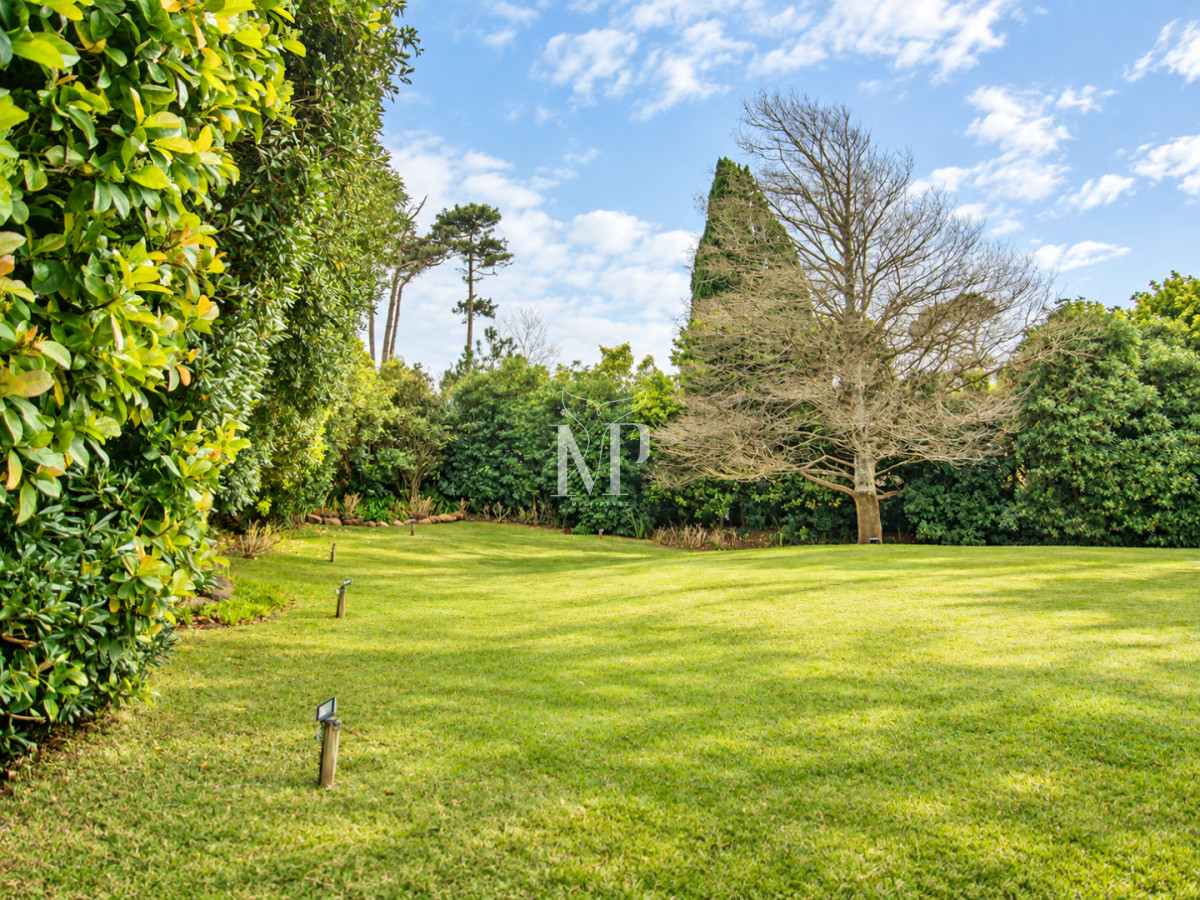 Casa ID.36 - Casa en Venta de 5 dormitorios en el Golf , Punta del este , Playa Bravav