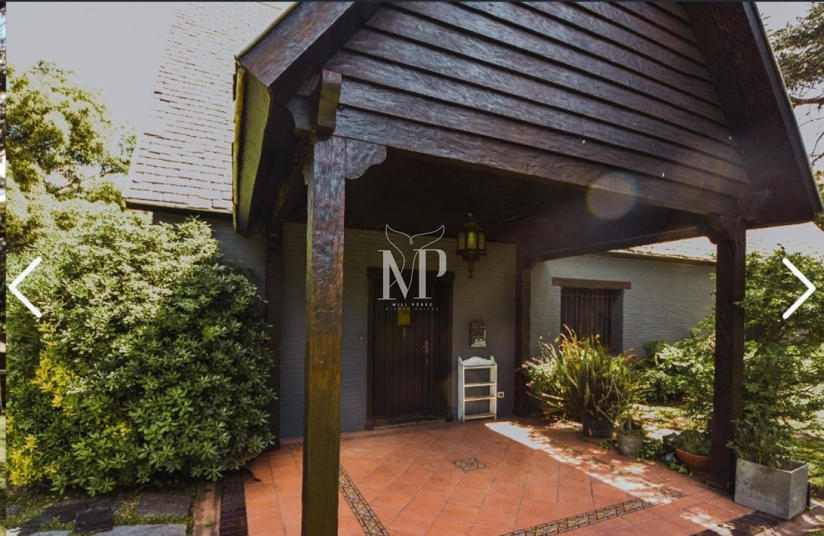 Casa ID.129 - En venta casa de 5 dormitorios a metros del mar en Mansa, Punta del este
