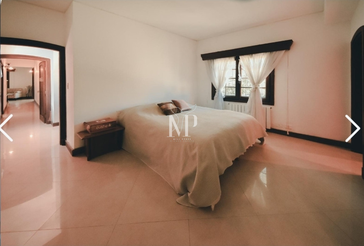 Casa ID.129 - En venta casa de 5 dormitorios a metros del mar en Mansa, Punta del este