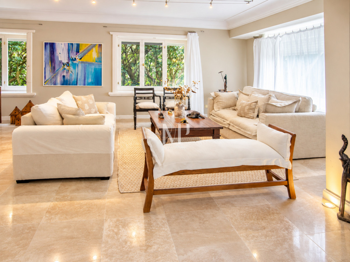 Casa ID.36 - Casa en Venta de 5 dormitorios en el Golf , Punta del este , Playa Bravav