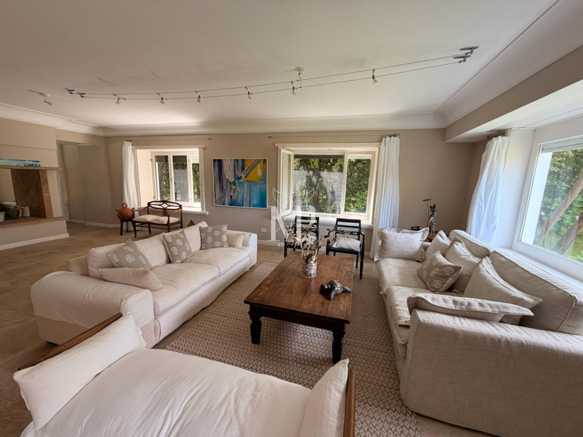 Casa ID.36 - Casa en Venta de 5 dormitorios en el Golf , Punta del este , Playa Bravav
