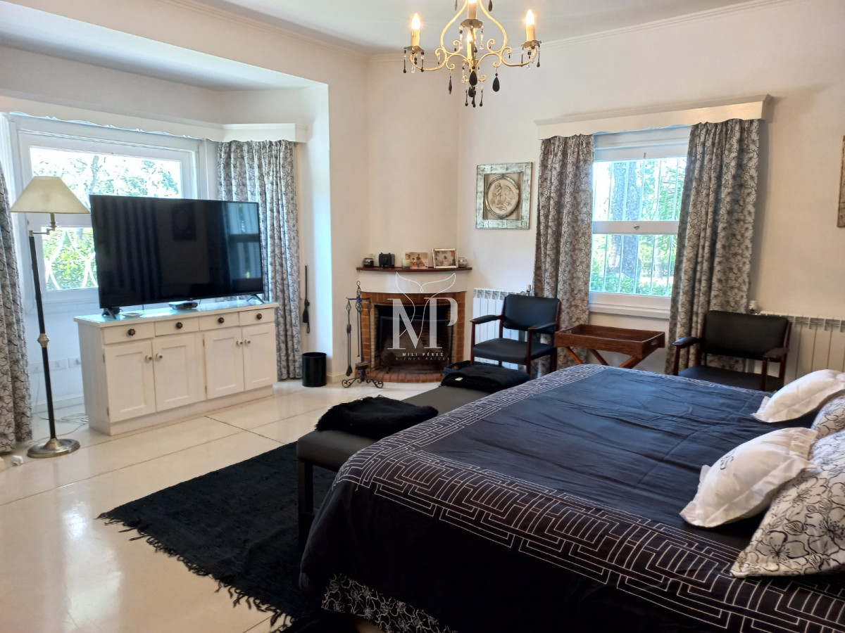 Casa ID.90 - Hersomo Chalet de 5 dormitorios en venta en zona residencial