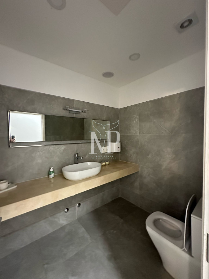 Casa ID.68 - Casa ideal para clinica privada, zona comercial, Punta del Este