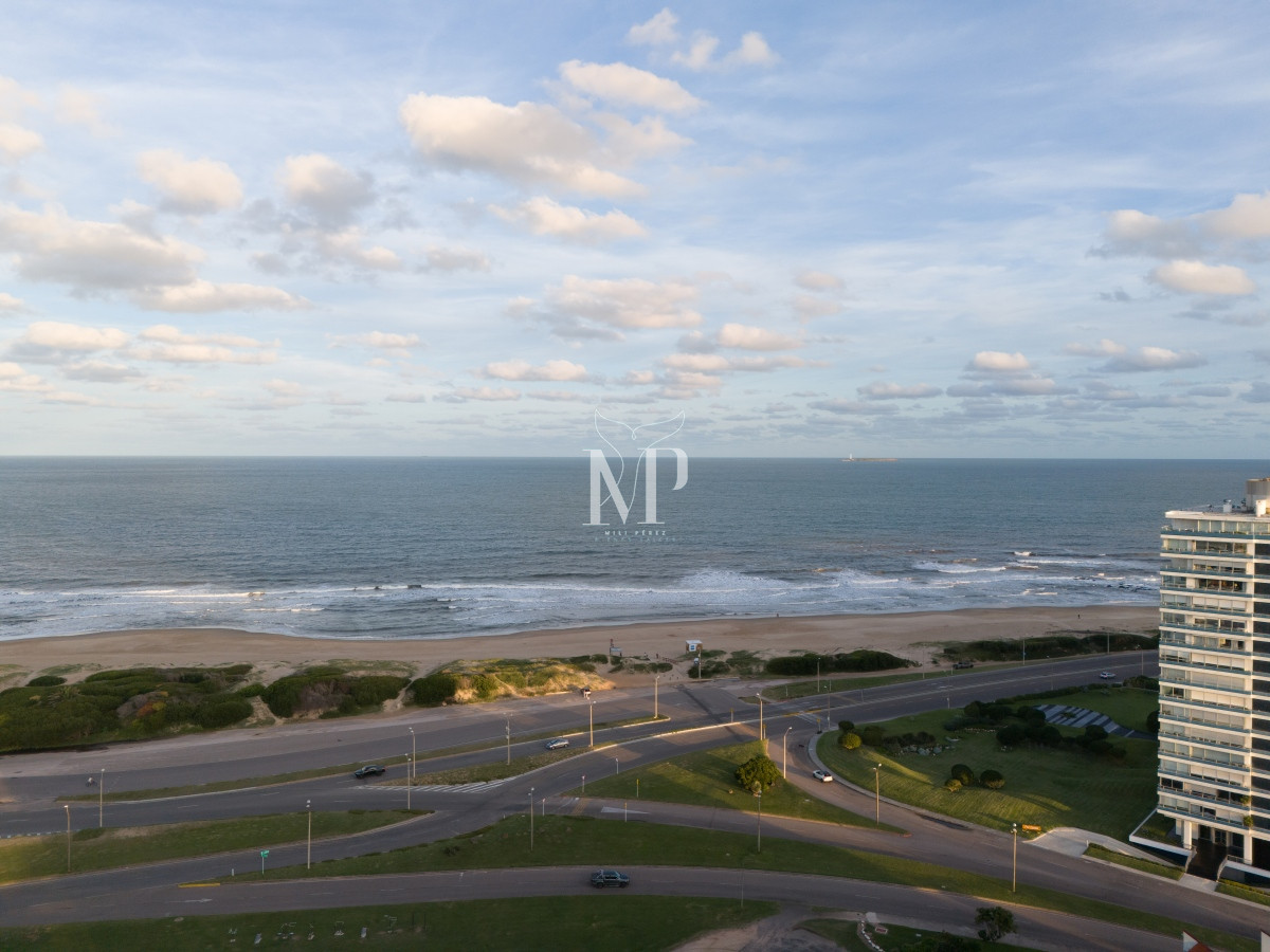 Apartamento ID.134 - Lanzamiento, Playa Brava - Torre Manglar Albor, departamento 2 dormitorios