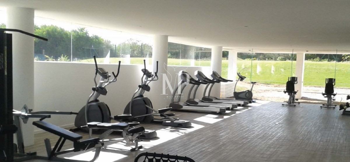 Apartamento ID.50 - Vende espectacular Apartamento de 2 dormitorios frente al Océano en la Brava, Punta del Este