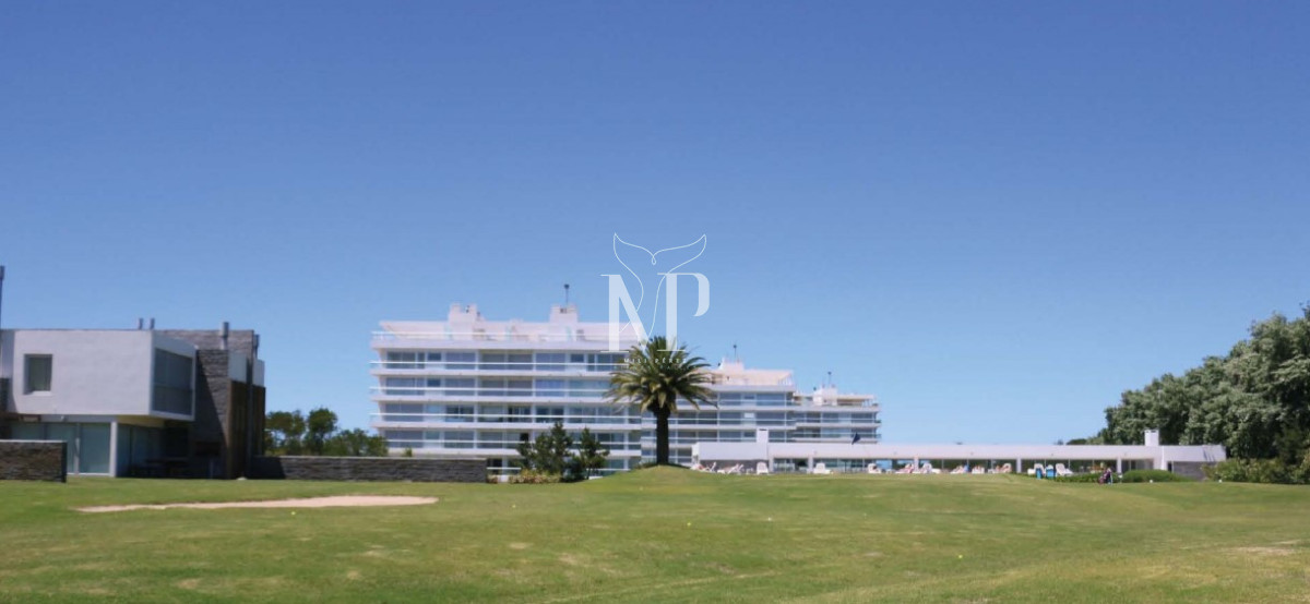 Apartamento ID.50 - Vende espectacular Apartamento de 2 dormitorios frente al Océano en la Brava, Punta del Este
