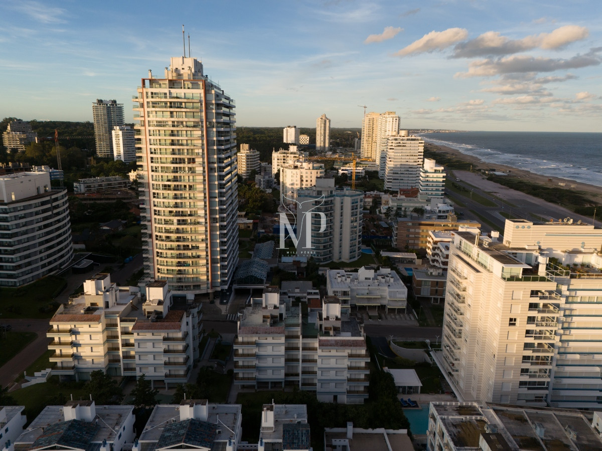 Apartamento ID.134 - Lanzamiento, Playa Brava - Torre Manglar Albor, departamento 2 dormitorios