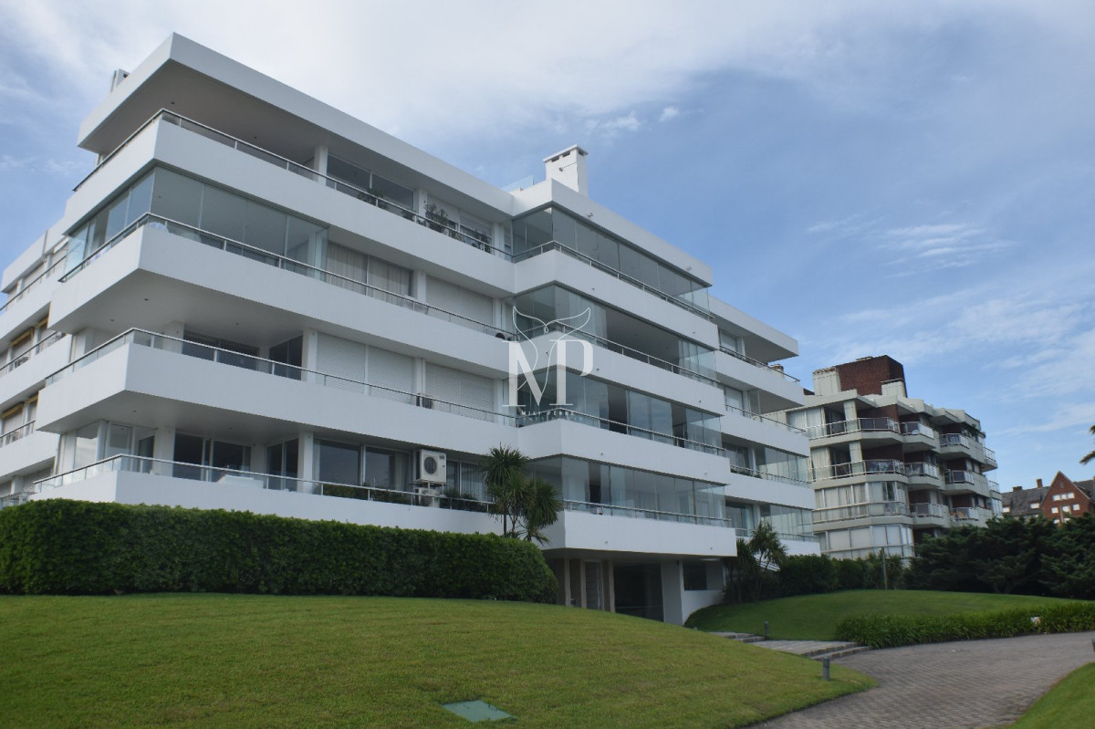 Apartamento ID.75 - Departamento en edificio Esturión, frente al mar, 3 dormitorios en venta