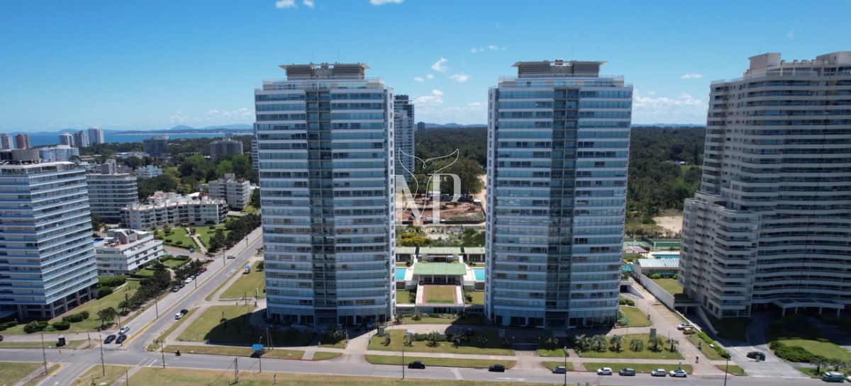 Apartamento ID.59 - Vende apartamento en Torre Le Parc de 4 dormitorios,Punta del Este