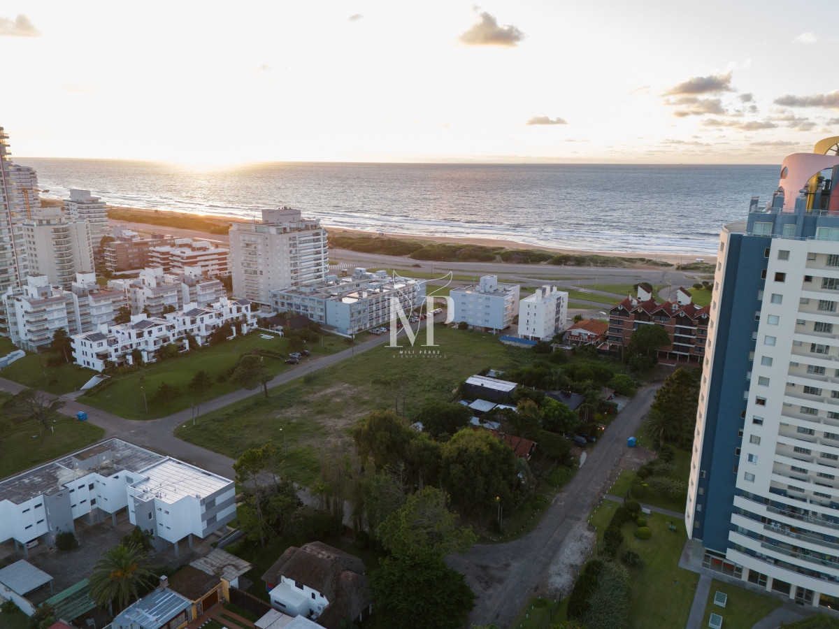 Apartamento ID.134 - Lanzamiento, Playa Brava - Torre Manglar Albor, departamento 2 dormitorios